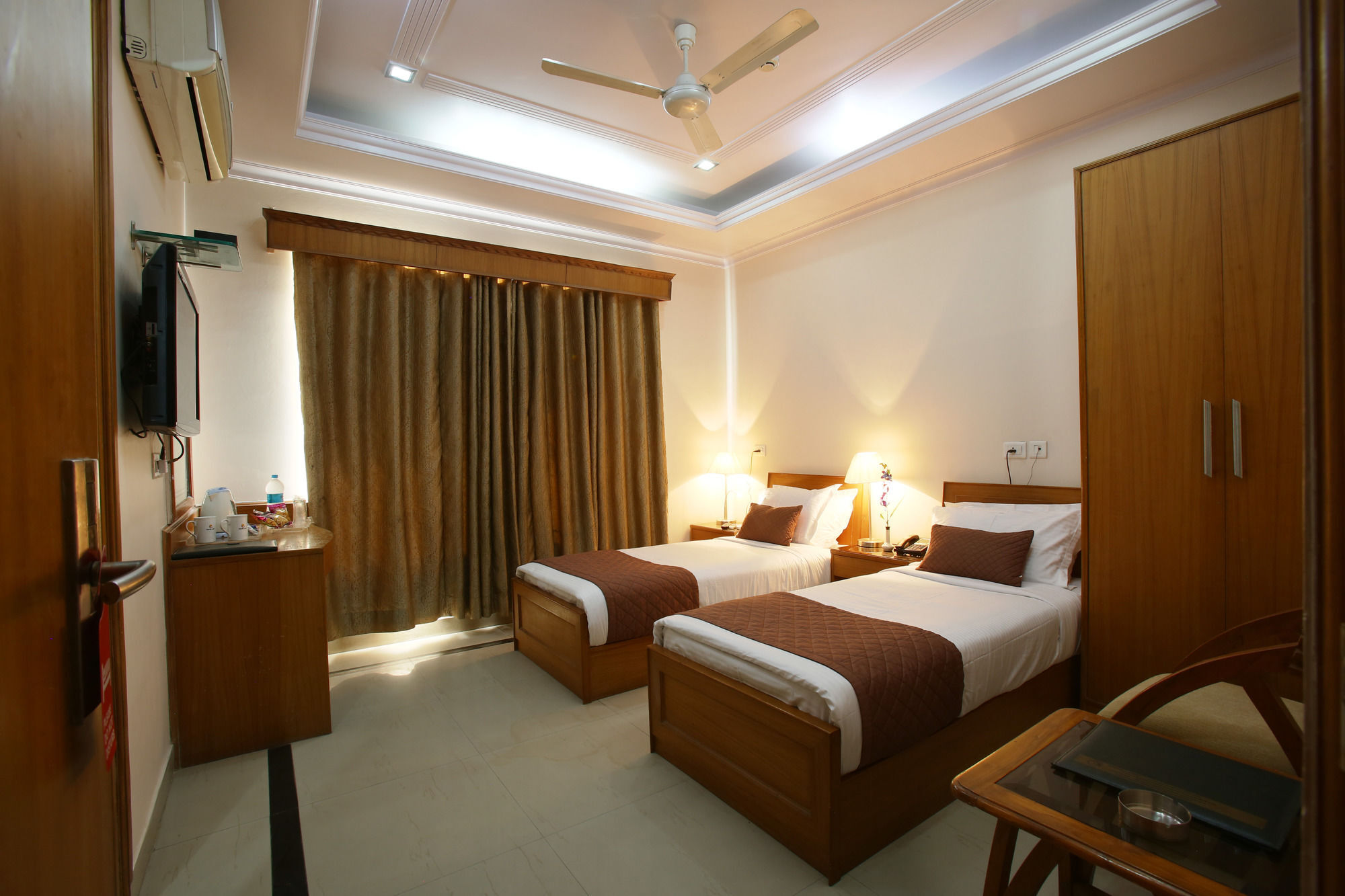 Emblem Hotel Sector 14 Gurgaon Luaran gambar